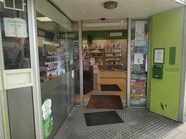Covid-19. Entre tests et vaccination, les pharmacies à flux tendu
